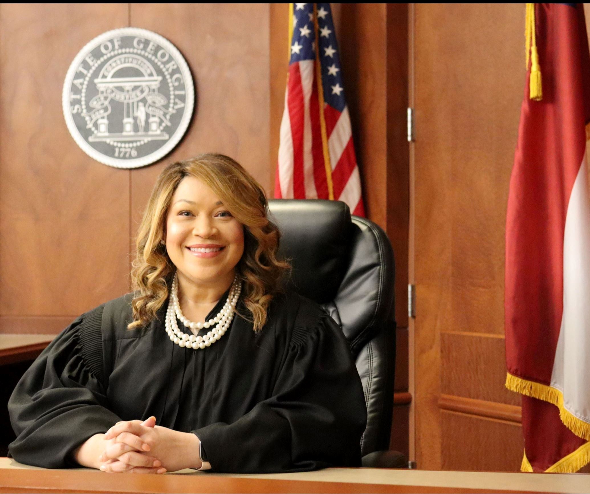 DeahWarrenHeadshotJudicialBench (002)